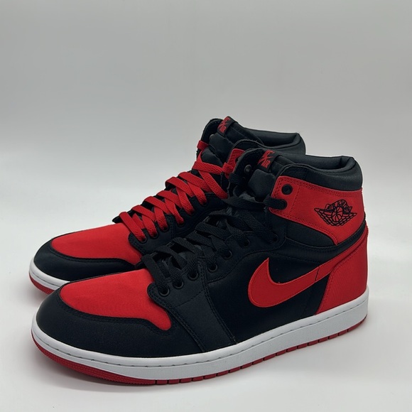 USED Nike Women’s Air Jordan 1 Retro High OG Satin Bred FD4810-061 No Box - Picture 4 of 7